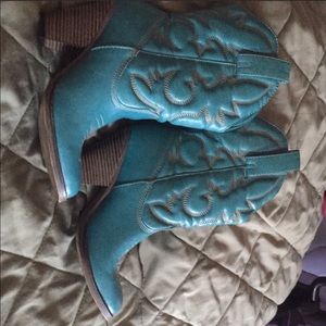 Teal heeled cowgirl boots perfect condition